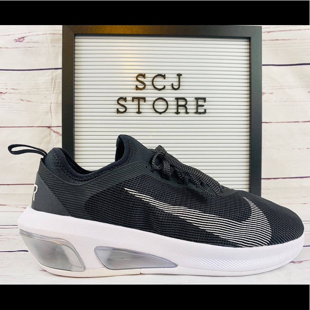 Men’s Size 10 Nike Black - White Running Shoes